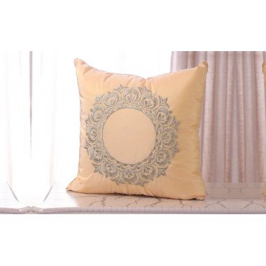 Подушка декоративная 50*50 с вышивкой и кантом Flaum Home Décor медовый