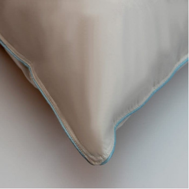 Подушка пуховая средняя 70х70 Nature's Северное сияние из белого премиального сатина