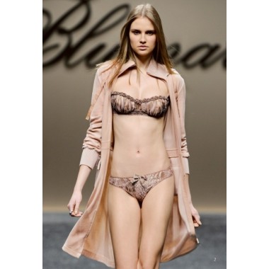 Халат размер XS Blumarine N-58 халат-платье с капюшоном на спине молочный